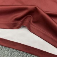 Maillot de football polo personnalisé sérigraphié 100 % polyester à manches courtes, style rétro, avec logo et numéro personnalisés pour équipe, devant et dos, modèle chinois
