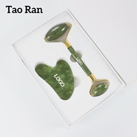 Masseur de tête et de cou en pierre naturelle en gros, rouleau de massage facial en jade Gua Sha et ensemble de gua sha, rouleau de jade vert