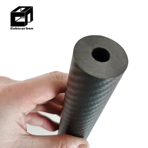 Fournisseur de fibre de carbone Tube de carbone mat sergé 3K Tuyaux enveloppés en rouleau de fibre de carbone à paroi épaisse