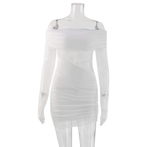 Mini Abito Bianco Sexy <span class=keywords><strong>con</strong></span> Spalle Scoperte, Maniche Lunghe in <span class=keywords><strong>Pizzo</strong></span> e <span class=keywords><strong>Spacco</strong></span>, <span class=keywords><strong>Vestito</strong></span> Aderente a Maniche Lunghe - Product Image 4