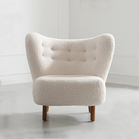 Fauteuil d'appoint en polaire blanc, fauteuil d'appoint incurvé avec détails boutonnés pour coin lecture d'appartement et décoration d'entrée