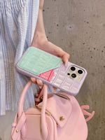 Étui en cuir à motif crocodile color block avec double emplacement pour cartes pour iPhone 15 Pro, iPhone 13, iPhone 14, texture cuir premium