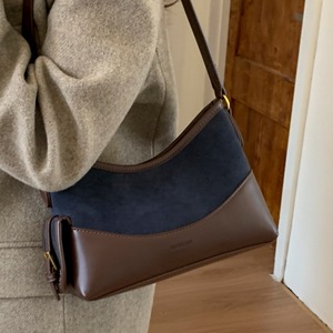 Bolso Bandolera de Cuero Vacuno de Alta Gama Personalizado, Estilo Gamuza Mate Suave, Nuevo Bolso de Hombro Retro Minimalista para Mujer - Product Image 5