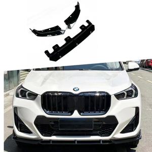 ลิ้นกันชนหน้า BMW X1 แบบ 3 ชิ้น สีดำเงา ลายคาร์บอน ผลิตจากพลาสติก ABS สำหรับปี 2023 2024 - Product Image 1