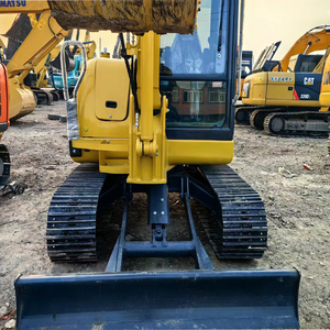 Mini pelleteuse Komatsu d'occasion PC56 2023 Modèle bon état Moteur CUMMINS pour boîte de vitesses hydraulique Honda 5.6 tonnes - Product Image 4