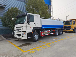Camión Cisterna de Agua Diésel Euro 2 6x4 con Tanque de 20 Metros Cúbicos - Product Image 4