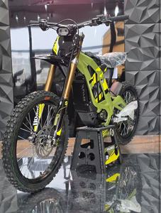 Le Surron Light Bee X 2026, incontournable <span class=keywords><strong>pour</strong></span> les passionnés d'aventure |   Vert sauge noir carbone |   Puissance et style <span class=keywords><strong>pour</strong></span> la domination sur les sentiers - Product Image 1