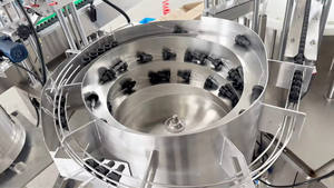 Machine de <span class=keywords><strong>remplissage</strong></span> et de bouchage monobloc à petite échelle 1ml 5ml 8ml 10ml pour gouttes oculaires, colle, crème pour les yeux, avec pompe péristaltique - Product Image 5