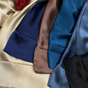 1439 #   Abaya Kimono en Satin Lisse pour Femmes Musulmanes, Manches Fendues, Légère et Respirante, Modèle Printemps, Abayas Modestes avec Ligne Argentée - Product Image 2