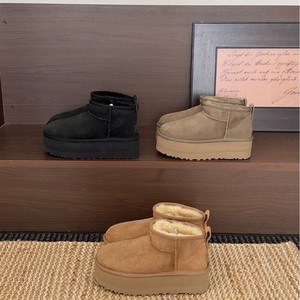 Nouvelles bottes de neige décontractées en peau de mouton, style rétro, basses, avec semelle épaisse de 5 cm, doublure polaire chaude et rembourrées, collection Hiver 2026 - Product Image 1