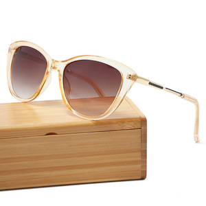 Gafas de Sol de Ojo de Gato para Mujer, Montura Negra, Lentes de PC con Protección UV400, Gafas de Sol Modernas para Viaje - Product Image 5