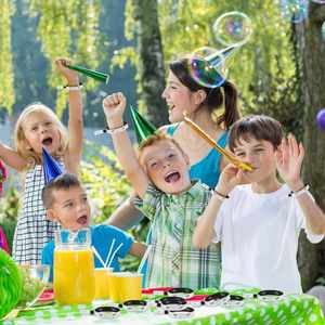 สายรัดข้อมือผ้าพลาสติกแบบล็อคสั่งทำขายส่งจากโรงงาน สำหรับงานเทศกาล งานอีเว้นท์ วีไอพี สีทอง - Product Image 5