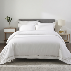 Ensemble de literie d'hôtel en satin de coton coton Queen Size <span class=keywords><strong>couette</strong></span> blanche <span class=keywords><strong>et</strong></span> noire ou personnalisée housse de <span class=keywords><strong>couette</strong></span> broderie - Product Image 6