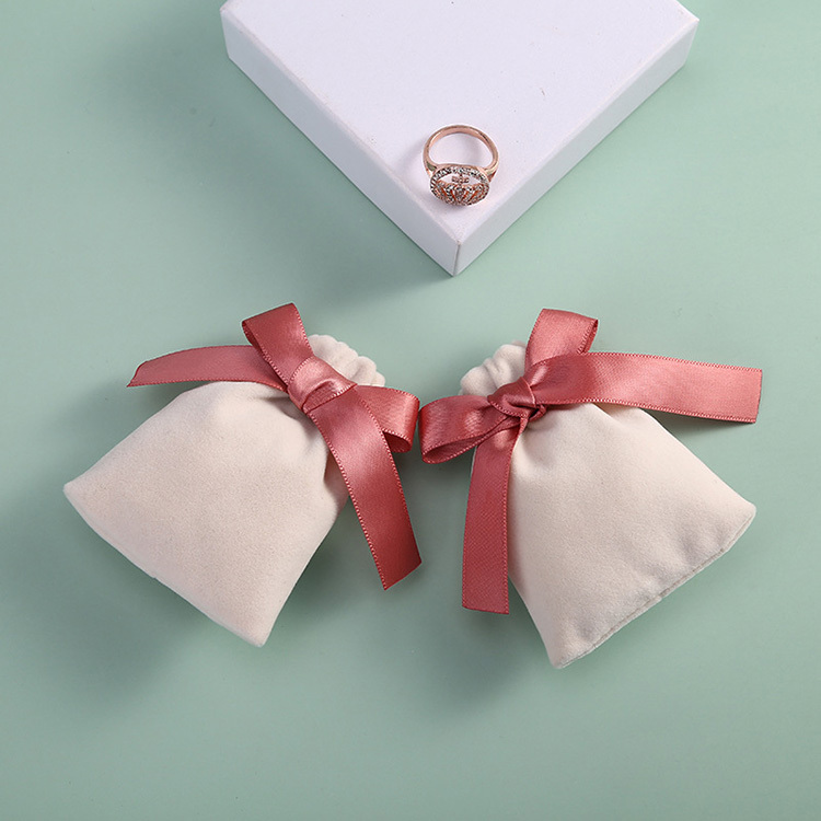 Beige avec corde rose rose