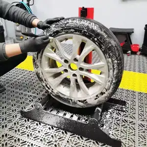 Support à roulettes KLCB pour le detailing automobile / Système de detailing pour lustrage des pneus à 360° / Support de nettoyage des roues pour le detailing / Support de nettoyage des jantes - Product Image 4