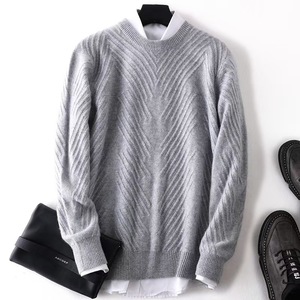 เสื้อสเวตเตอร์คอกลมแขนยาวสำหรับผู้ชายเสื้อถักลำลองสีพื้นใส่สบาย - Product Image 5