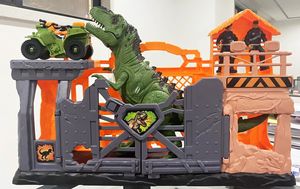 Ensemble de jeu de dinosaures en plastique avec gardien, scène de dinosaures jurassiques avec clôture et figurines pour enfants, jeu d'imitation et collection - Product Image 3