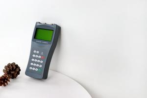 เครื่องวัดการไหลแบบอัลตราโซนิกแบบดิจิตอลแบบมือถือ ราคาโรงงานถูก รุ่น RS485 สำหรับน้ำ น้ำมันเบนซิน แอลกอฮอล์ ราคาประหยัด - Product Image 3