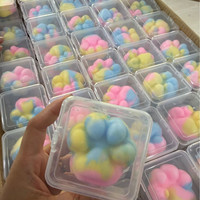Mainan Donat Pelangi 7.5cm, Renyah, Buatan Tangan, Empuk, Berbunyi, Lapisan Lilin, Isi Tanah Liat, Pereda Stres, Mainan Remas