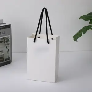 Kingwin tas pembawa kertas Kraft putih dapat dilipat dengan Logo pabrikan