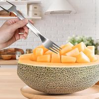 Trancheuse à pastèque manuelle portable en acier inoxydable 2 en 1 avec fourchette, design compatible lave-vaisselle pour les fêtes de famille, le camping et l'utilisation en cuisine