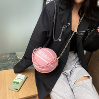 Tas Selempang Wanita Trendi Serbaguna Desain Bola Basket Unik Hiasan Huruf PU Resleting Tunggal Keras
