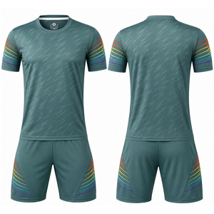 Uniformes de football personnalisés de haute qualité, écologiques, 100% polyester, nouveaux, très demandés, uniformes de football personnalisés de haute qualité - Product Image 1