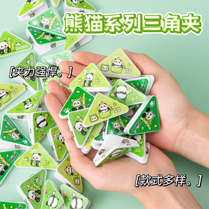 Clip Triangular Panda de 50 mm, Clip de Plástico para Notas, Clip de Esquina para Guardar Exámenes de Estudiantes - Product Image 1