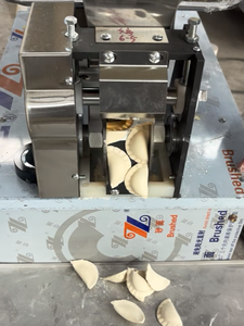 Máquina para Hacer Empanadas y Samosas Modelo 80 de Acero Inoxidable de Grado Alimenticio con Bajo Mantenimiento - Product Image 3