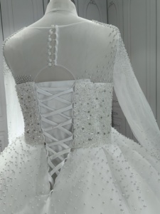 Robe de mariée algérienne traditionnelle à manches longues en dentelle, fournisseur de robes de mariée scintillantes, perlées et scintillantes. - Product Image 6