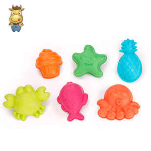 Juego de 6 Moldes de Arena para Playa de Paja de Trigo y Plástico para Niños con Forma de Cangrejo, Pez, Pulpo y Estrella de Mar - Product Image 1