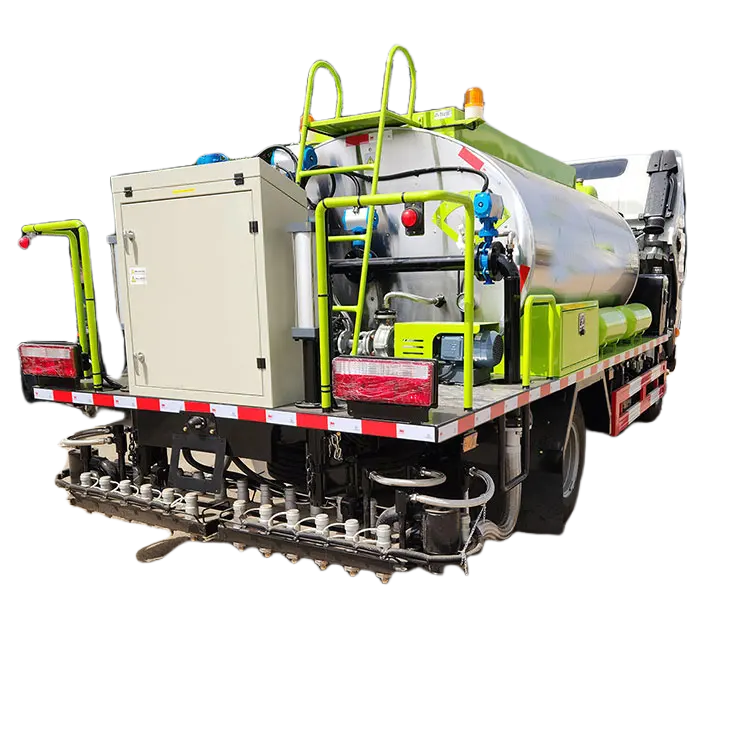 4000L Bitumen Distributor Tanker/Emulsion Bitumen Sprayer For Road Construction