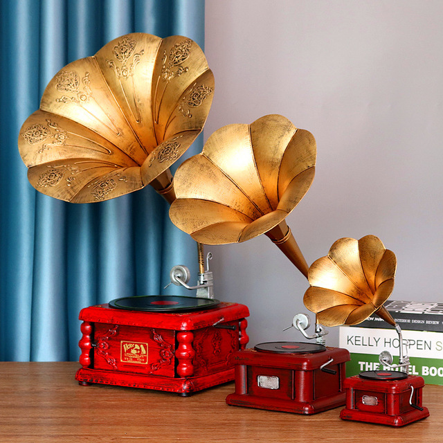 YN Vintage Gramophone European-Style Iron Craft Record Player Model 088 Living Room & Office Decor Ornament