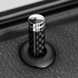 4 buah serat karbon kunci pintu mobil Pin penutup Interior Otomatis kendaraan pintu tarik kenop dekoratif Aksesori Mobil - Product Image 4