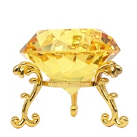 Vente d'usine Pujiang : Diamant décoratif en verre de cristal rouge de 50 mm le plus populaire avec base, souvenir de mariage, cadeau pour invités