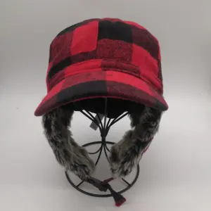 Chapeau de Baseball en fausse fourrure, noir, chaud, avec clapets d'oreille, couvre-oreilles d'extérieur, collection hiver