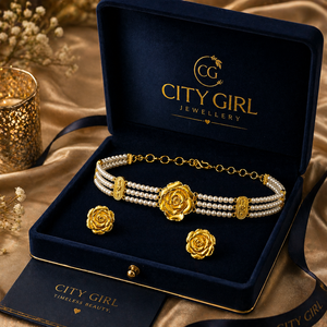 Accessoires de mode plaqués or City Girl avec design rose, collier ras-de-cou à 3 rangs de perles et boucles d'oreilles clous, ensemble collier ras-de-cou de perles - Product Image 3