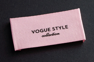 Bedrukt Kledinglabel Satijnen Labels Geweven Kledinglabels Schoenen Fabriek Pull Out Tag Shoes Custom Prive Mode Wasbaar - Product Image 3