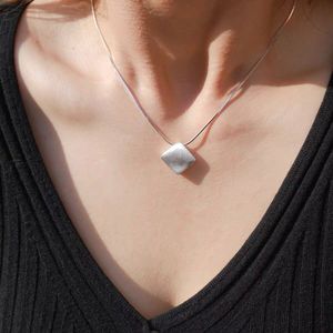 Collar Geométrico con Forma de Rombo, Mate, Plata S925, para Mujer, Minimalista, Cadena de Serpiente Cuadrada, para Uso Diario - Product Image 1