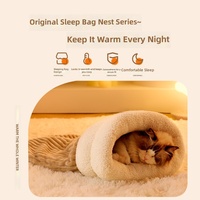 Coussin pour chat en velours chaud automne/hiver, couleur unie, sac de couchage carré, maison fermée pour chaton, couverture sécurisée pour se blottir