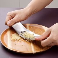 Accessoires de cuisine 2026 : Presse-ail manuel 3-en-1 en acier inoxydable pour la maison – Hachoir à ail