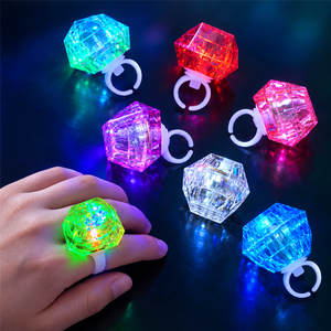 Anelli LED a Forma di Diamante all'Ingrosso, Luci Lampeggianti Colorate, Accessori Luminosi per Feste, Eventi Disco e Danza - Product Image 1