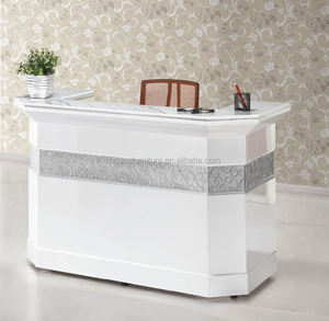 Bancone di Lusso ad Arco con Pietra Diamantata Bianca, Segnaletica Personalizzata in Oro Rosa, Arredamento per Negozi, Spa, Hotel, Confetterie, Reception - Product Image 6