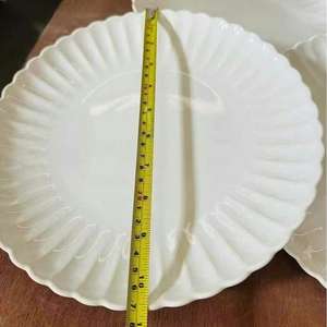 <span class=keywords><strong>Assiette</strong></span> plate en céramique gaufrée Modern Chrysanthemum White Charger Dinner - Product Image 5