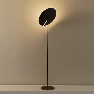 โคมไฟตั้งพื้นแบบเรียบง่ายโคมไฟข้างเตียงทรงกลมแบบหมุนได้โคมไฟตกแต่งพื้นหลังแบบโมเดิร์นทำจากโลหะเหมาะสำหรับห้องนอนห้องนั่งเล่นโรงแรม - Product Image 3