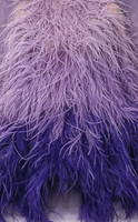 Tissu de luxe en plumes d'autruche dégradées, dentelle à franges en plumes violettes ombrées pour robe de soirée haute couture et robe de mariée