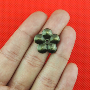Remaches Decorativos Florales de 19mm con Tapa Única, Tachuelas de Hierro Plateado para Ropa, Nuevo Estilo Chino - Product Image 1