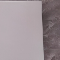 Panneau de plafond en alliage d'aluminium, imperméable, ignifuge, tuile de plafond métallique, panneau de plafond suspendu pour salle de bain