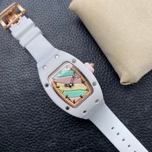 Nouvelles montres pour femmes de style sportif en céramique mécanique de haute qualité, très vendues - Product Image 2