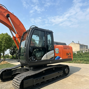 Machine de terrassement sur chenilles ZX200 : Opération précise pour le projet d'élargissement des canaux fluviaux - Product Image 2